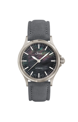 Sinn 556 I Mother-of-Pearl with black mother-of-pearl dial